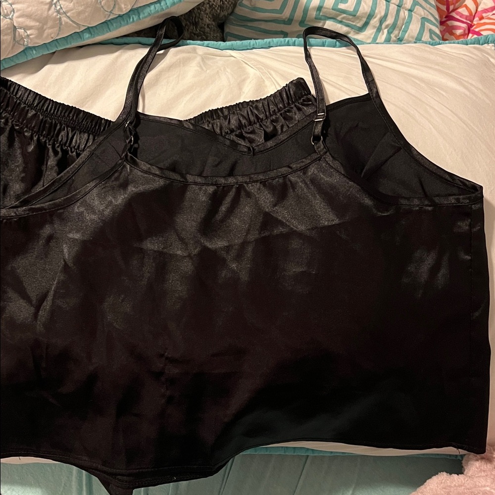 Pajama set! - Picture 3 of 4